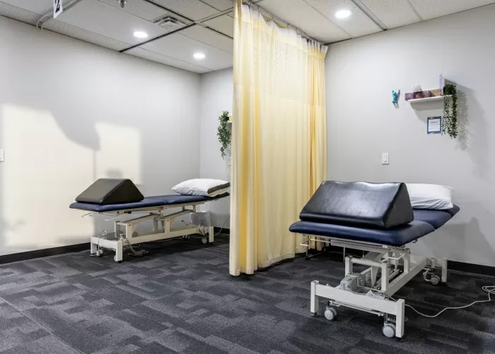Clinic-Interior-treatment-area-02-Ace-Physique-Calgary-AB