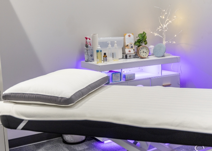Clinic-Interior-treatment-area-03-Ace-Physique-Calgary-AB