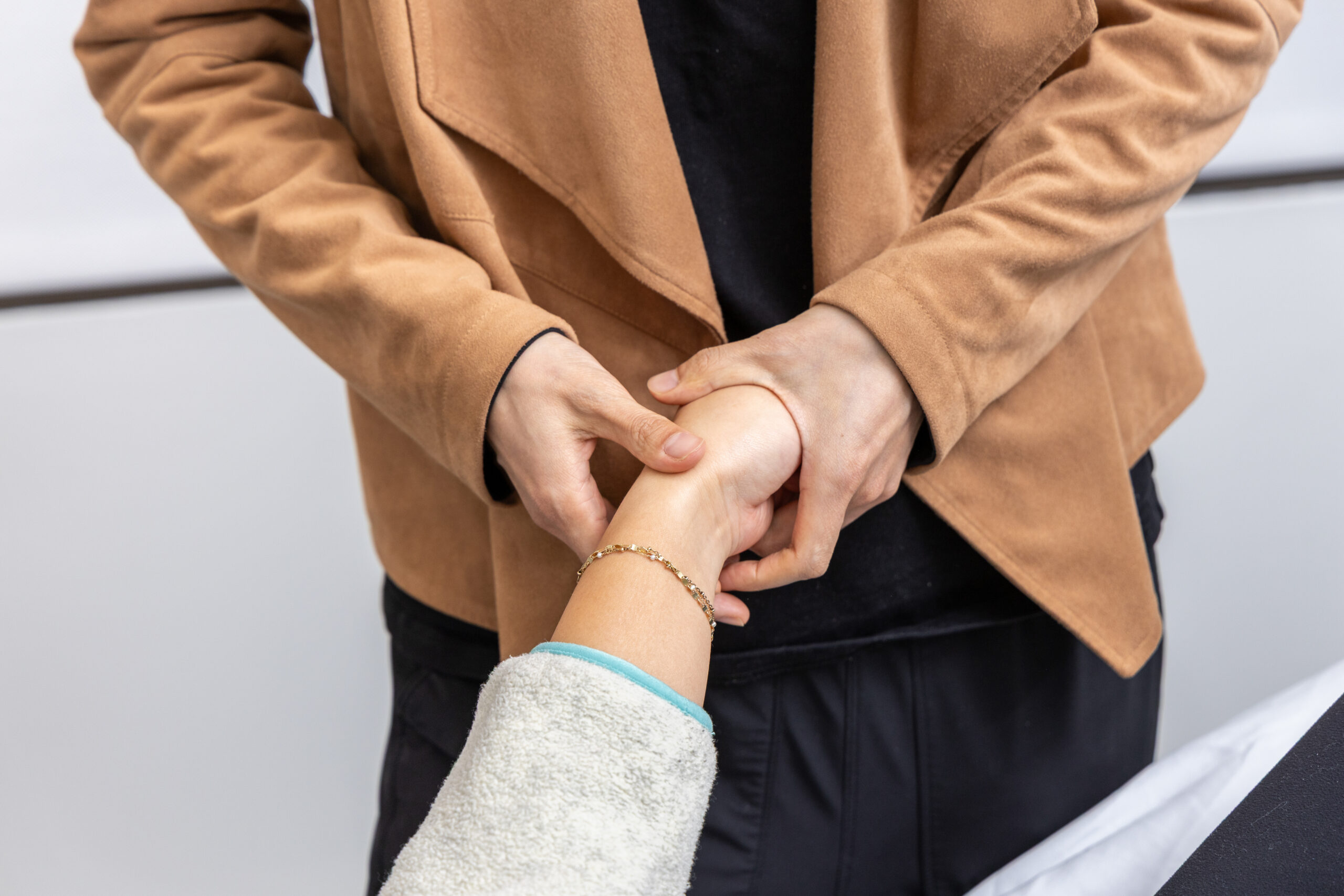 Hand-Therapy-Ace-Physique-Calgary-AB