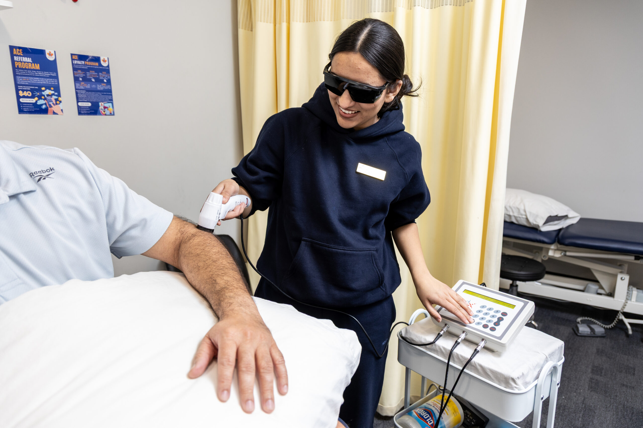 Laser-Therapy-Ace-Physique-Calgary-AB